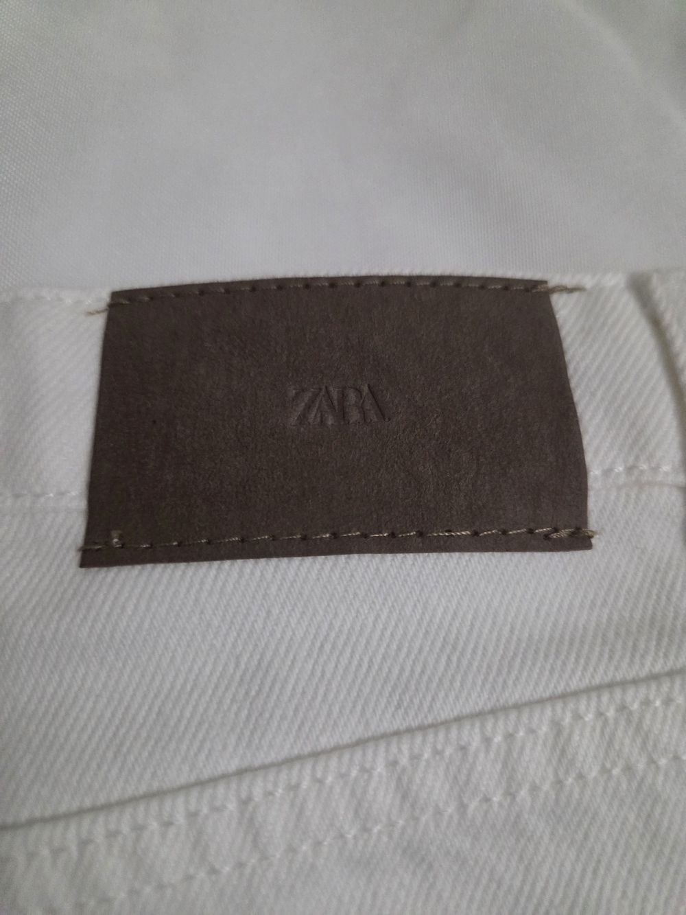 Zara White Patterned Rhinestone Straight-Leg Jeans - Picture 3 of 3